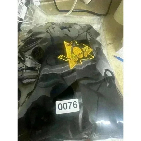 Bauer Pittsburgh Penguins Team Jacket Mens S Small Embroidered  (0076) - Picture 9 of 9